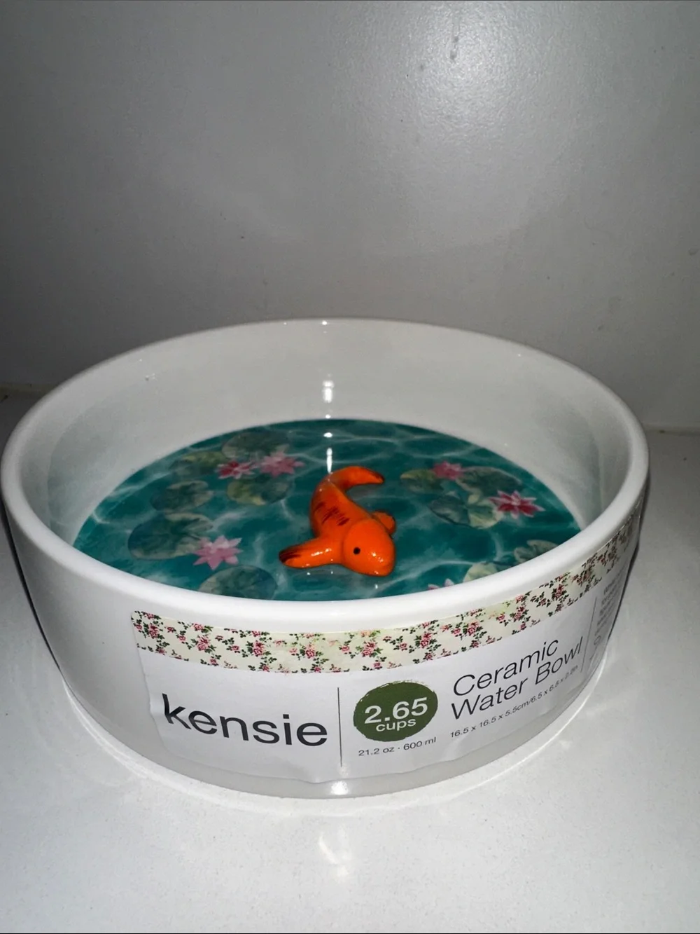Kensie White Ceramic Bowl with Turquoise Floral Interior and Orange Fish